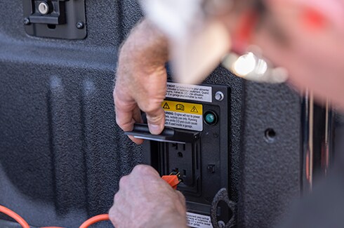 Ford Super Duty F-250 2025, Pickup equipada con Generado de Corriente con enchufe